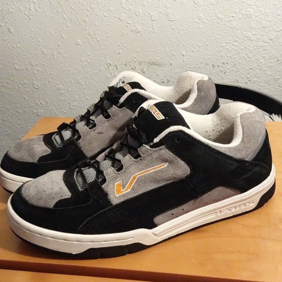 vans skate shoes 2004